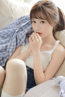 美女用绳子自缚的故事